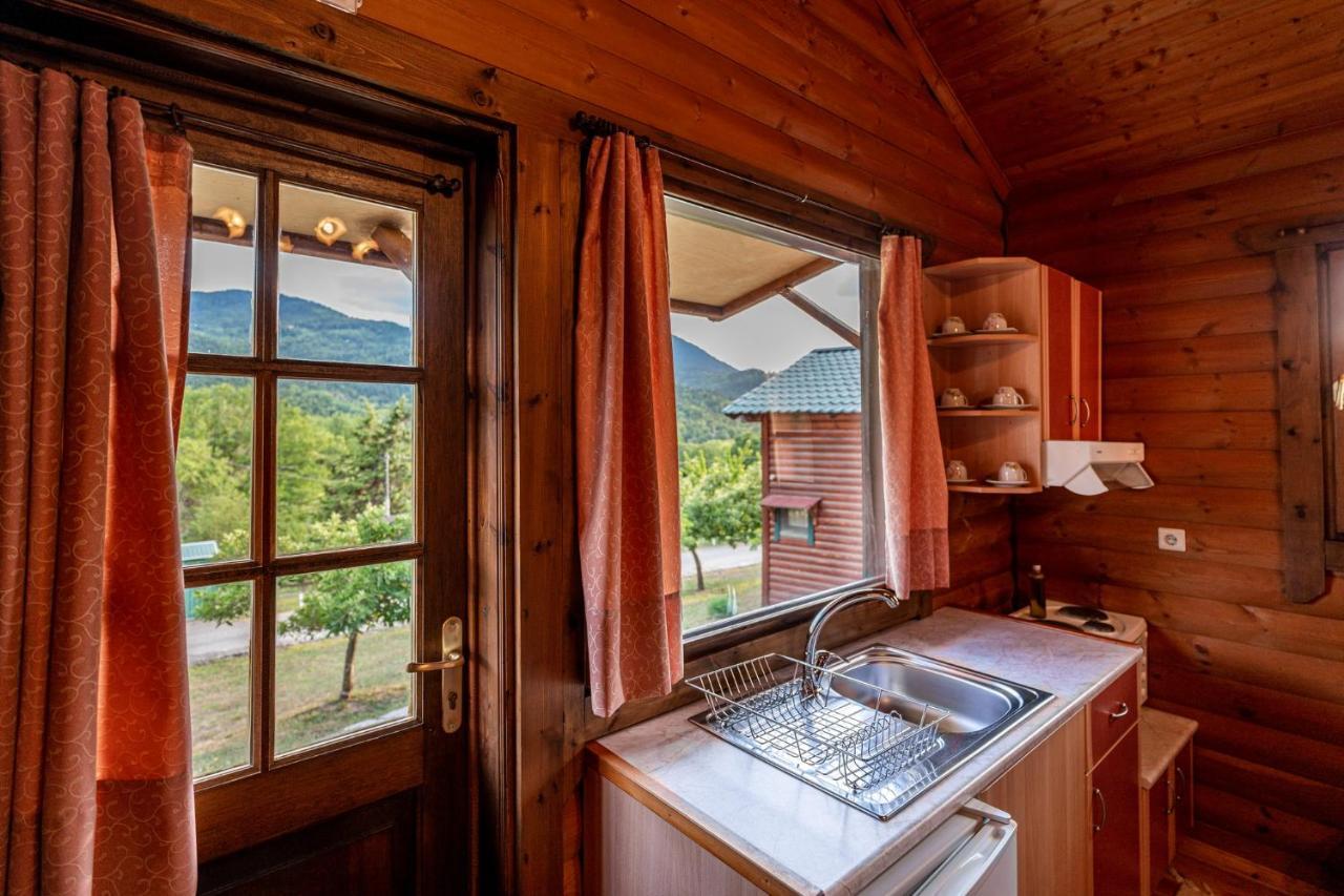 Chalet Likouresi Village Карпенисион Экстерьер фото