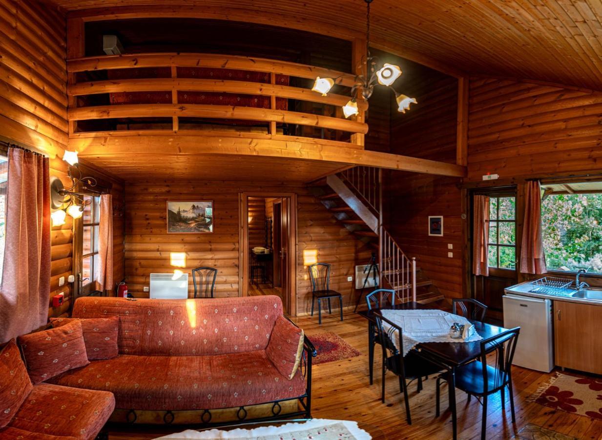 Chalet Likouresi Village Карпенисион Экстерьер фото