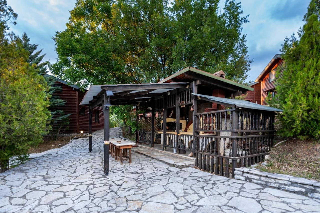 Chalet Likouresi Village Карпенисион Экстерьер фото